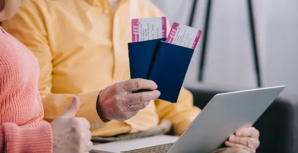 senior-travel-guide-how-to-travel-comfortably-and-save-on-flights-mid-content-1